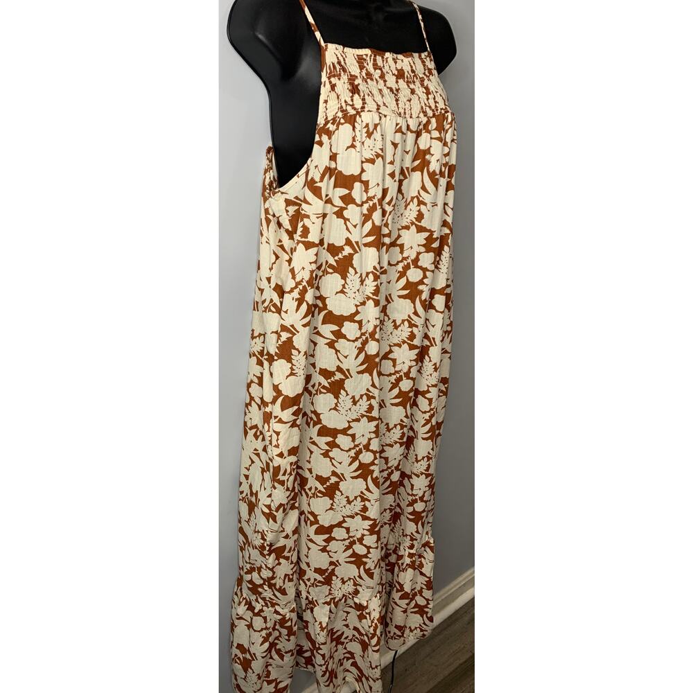 Universal Thread Women's L Brown, Cream Adjustable Spaghetti Strap Smocked Dress - Picture 4 of 8